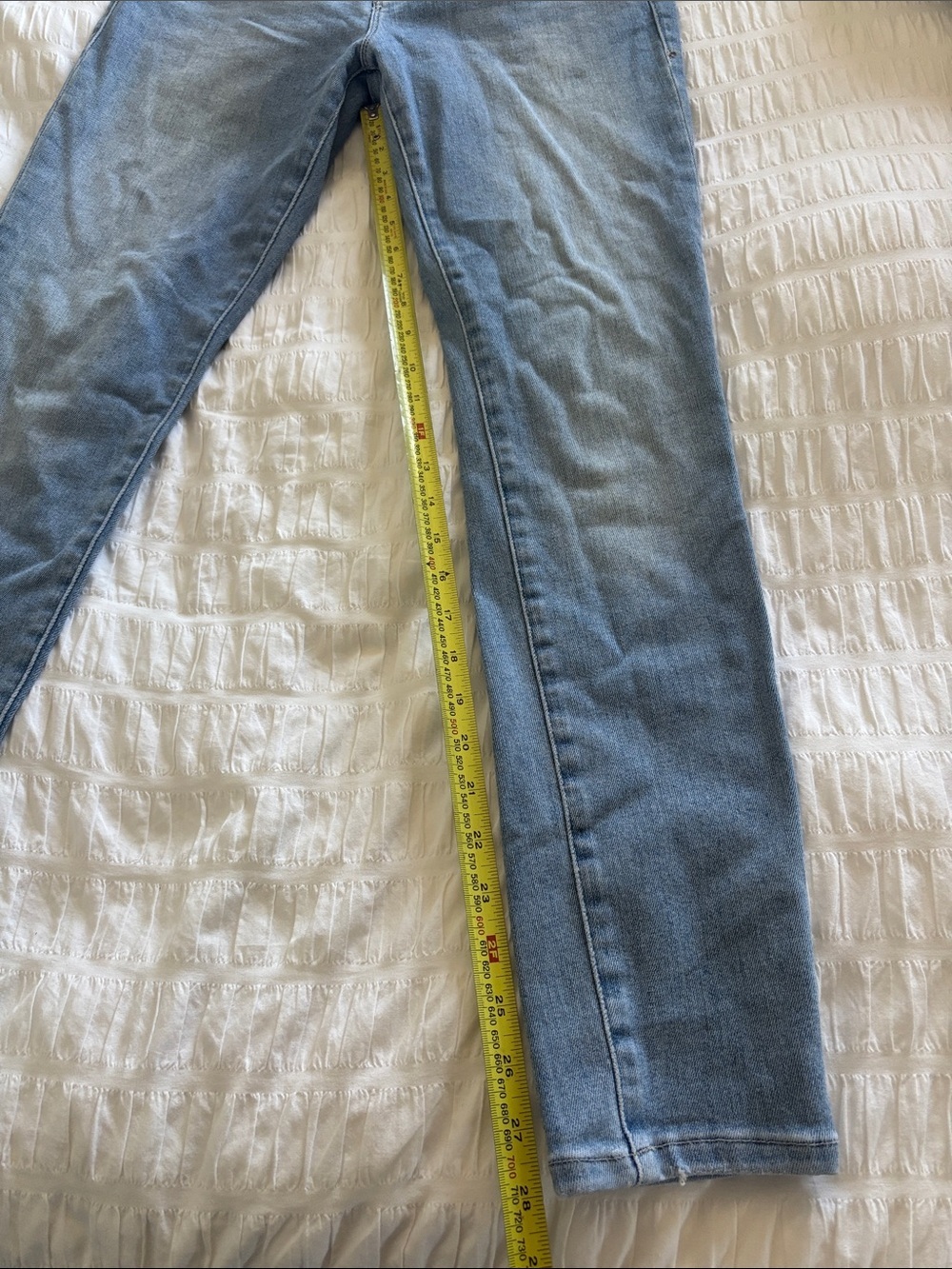 FRAME Light Wash Skinny Jeans - Picture 4 of 6